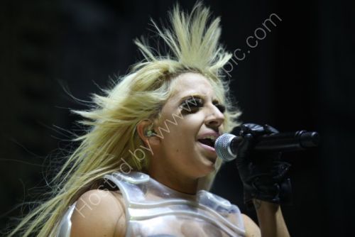 Lady Gaga strutting her stuff @ the NIA.
